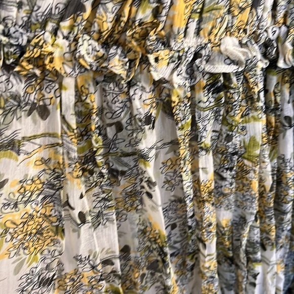 Nieman Marcus Secret Mission Silk Yellow Ditzy Floral Pleated Benazir Mini Dress - Picture 3 of 10